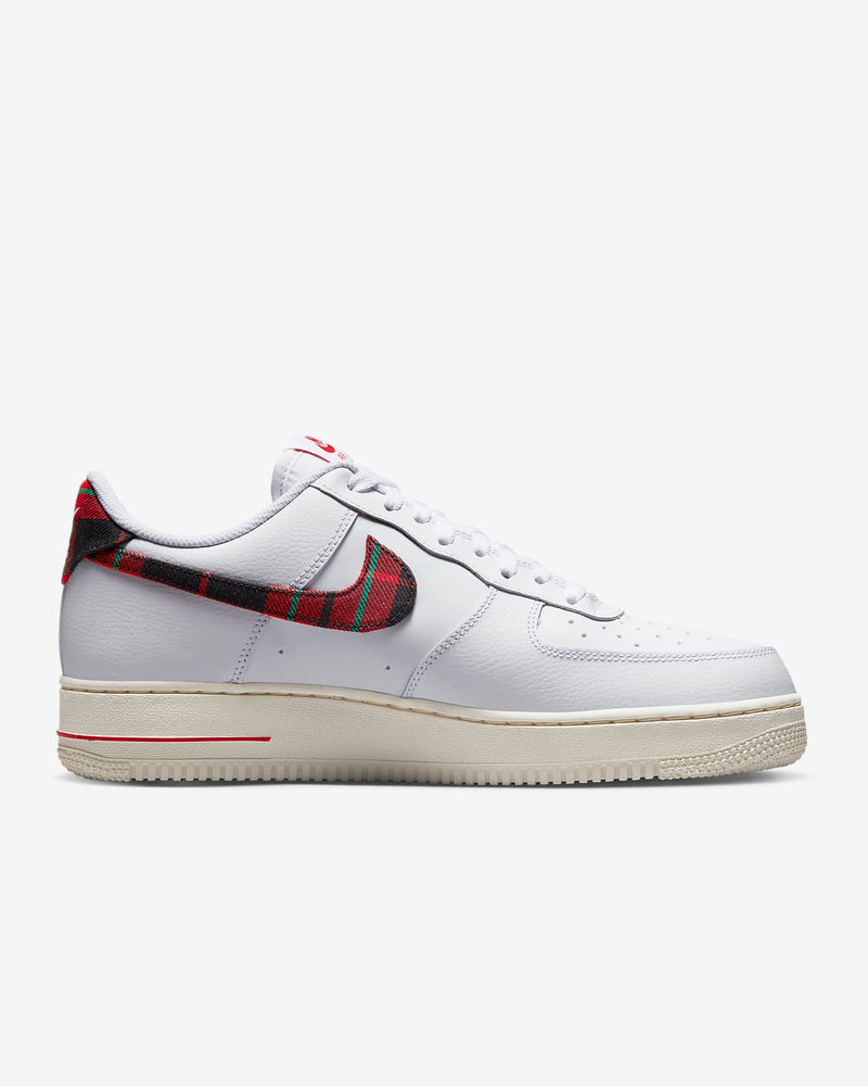 ZAPATILLAS NIKE AIR FORCE 1 '07 LV8